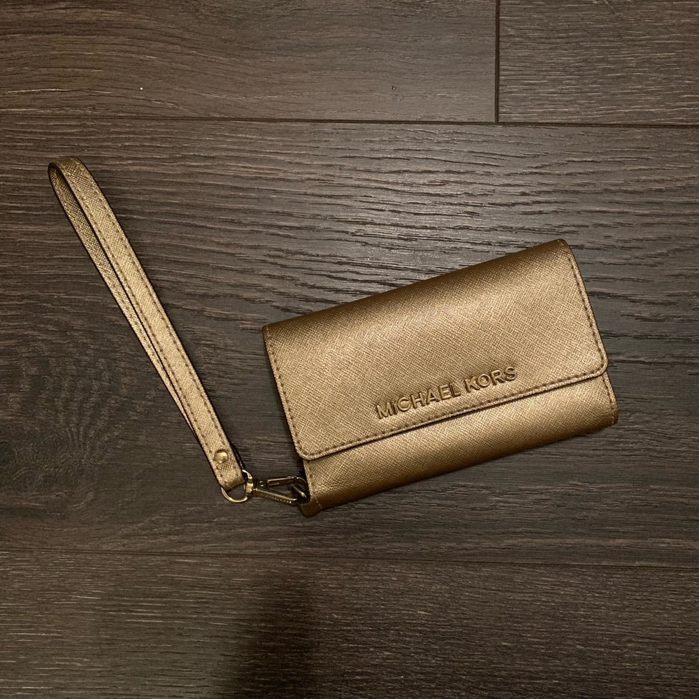 Gold Michael Kors iPhone 5 Wristlet
